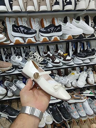 Krasofkalar və idman ayaqqabıları: Unisex gündəlik idman ayaqqabıları – müxtəlif modellər və rənglər — 14