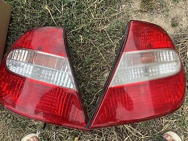 салон lexus is250: Комплект стоп-сигналов Toyota 2002 г., Б/у, Оригинал — 1