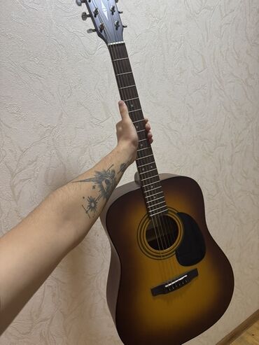 Саз: Cort akustik gitar – model AD810 SSB - Korpus: dreadnought forma