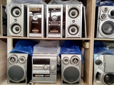 Динамики и колонки: Продаю недорого верхний LG 5800 нижний AIWA 4400 музыкальные центры