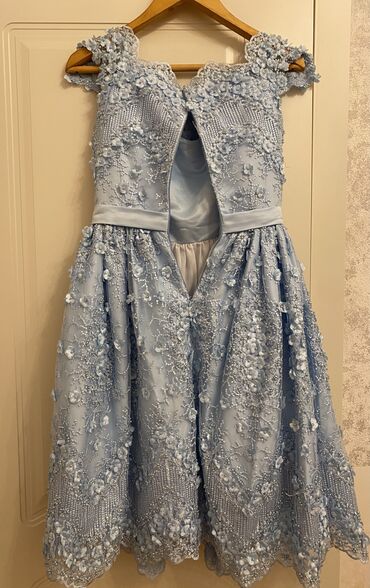 Ziyafət donları: Yep yenidir. Bir defe geyinilib,nişanda. El işi bahalı parçadır — 2