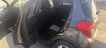 Chevrolet: Chevrolet Spark: 2016 г., 1 л, Вариатор, Бензин, Хэтчбэк — 10