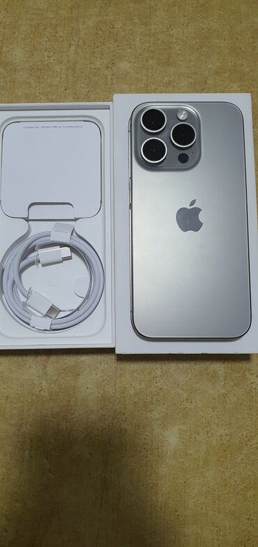 Apple iPhone: IPhone 15 Pro, Б/у, 256 ГБ, Natural Titanium, Защитное стекло, Кабель, Коробка, 90 %