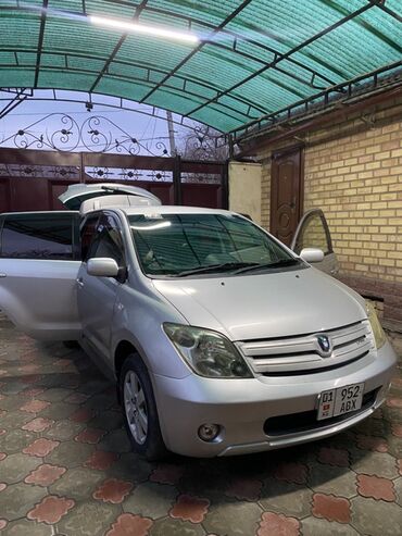 экономичные машины: Toyota ist: 2003 г., 1.5 л, Автомат, Бензин, Хэтчбэк