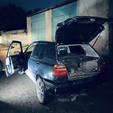 transporter multivan: Volkswagen Golf: 1993 г., 1.6 л, Механика, Бензин, Хэтчбэк — 1