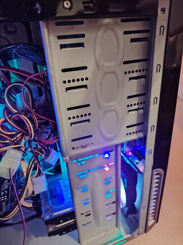 Masaüstü kompüterlər və iş stansiyaları: Salam gorduynuz hersey uzerinde verilir ideal vezyetdedi sexsi -da lalafo.az — 3 Masaüstü kompüterlər və iş stansiyaları: Salam gorduynuz hersey uzerinde verilir ideal vezyetdedi sexsi — 3