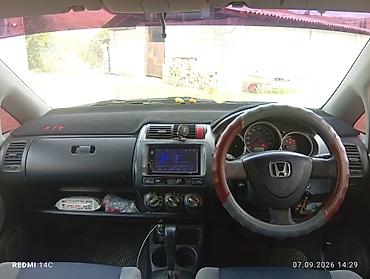 range over: Honda Fit: 2003 г., 1.3 л, Автомат, Бензин, Хэтчбэк — 6