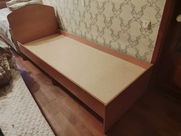 продаю старый мебел: Кровать
