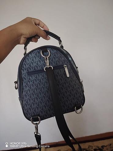 Рюкзаки: Рюкзак Michael Kors с фирменным монограммным принтом MK. - Компактная — 2