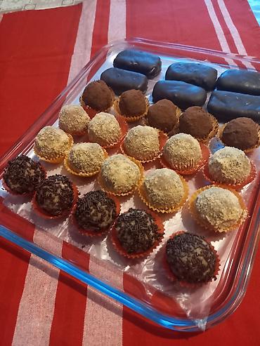 torta na bunaru: Posne cokoladne kuglice,sa plazmom,kokosom,lesnicima,naranđzom i — 1