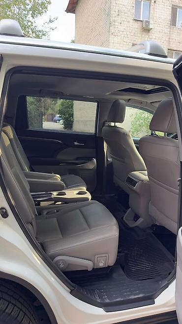 есть варианты: Toyota Highlander: 2018 г., 3.5 л, Автомат, Гибрид, Кроссовер — 7