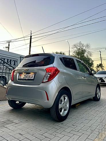 шлем с визором: Chevrolet Spark: 2019 г., 1 л, Автомат, Бензин, Хэтчбэк — 6