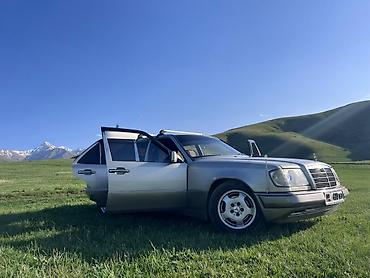 салон мерс 210: Mercedes-Benz E-Class: 1990 г., Седан — 5