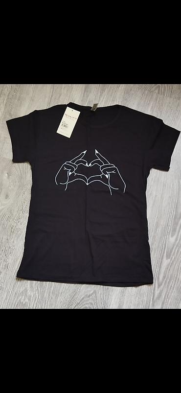 t shirt: Fudbolka - M ve S razmere gedir. Material pambıq,yeni — 2