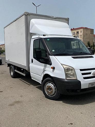 ford yuk: Yükdaşıma üçün qapalı furqonlu kiçik tonnajlı yük avtomobili. - Ağ — 1