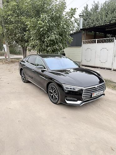 BYD: BYD E9: 2022 г., Электромобиль, Седан — 2