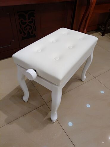 Pianolar: Oturacaq - Piano və Royal üçün hündürlüyü tənzimlənən oturacaq. Yüksək -da lalafo.az — 4 Pianolar: Oturacaq - Piano və Royal üçün hündürlüyü tənzimlənən oturacaq. Yüksək — 4