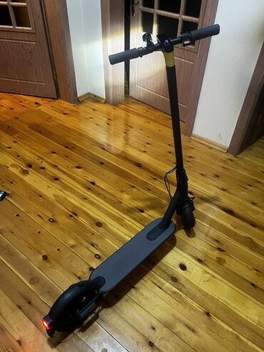 3 yaşdan yuxarı uşaqlar ucun velosipedlər: Elektrik skuter Mi 2 maks suret 21 Seliqeli veziyyetdedir Batarya