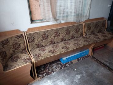 кухонныц уголок: Недорого кухонный уголок в хорошем состоянии с двумя отсеками для