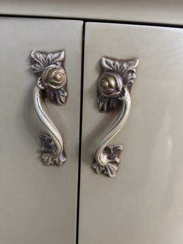 Qonaq otağı dəstləri: İşlənmiş, Komod, Masa və oturacaqlar, TV altlığı, Türkiyə — 9