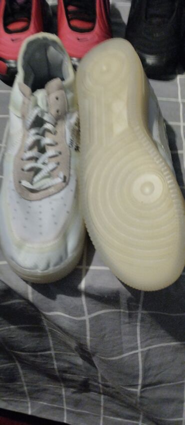 Mokasine: Mokasine, 39 — 30