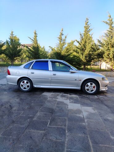 on suse: Opel Vectra: 2 l | 1998 il Sedan