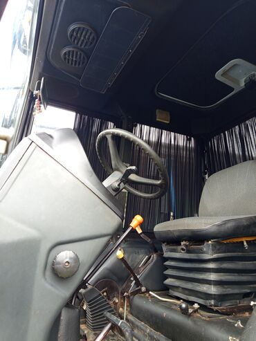 Traktorlar: Belarus 892 traktoru - Güclü universal kənd təsərrüfatı traktoru - Ön — 8