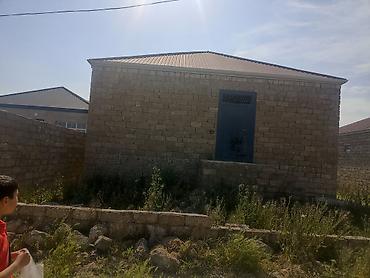 Həyət evləri və villaların satışı: Satılır – həyət evi - Tikinti: daş divarlar, metal dam örtüyü, beton — 1