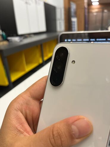 Samsung: Samsung Galaxy A56, 128 GB, rəng - Ağ, Simsiz şarj -da lalafo.az — 5 Samsung: Samsung Galaxy A56, 128 GB, rəng - Ağ, Simsiz şarj — 5