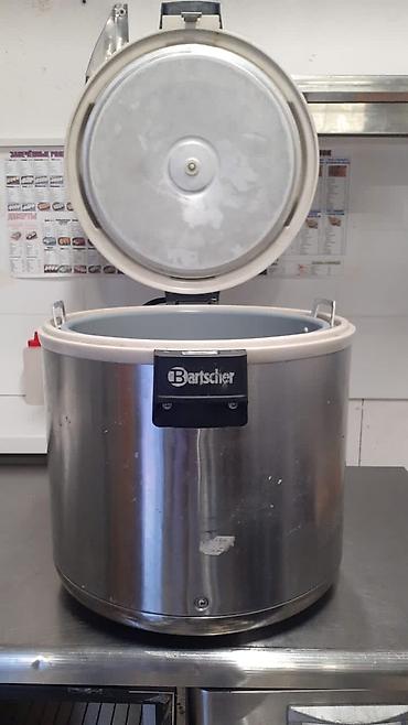 Другое оборудование для фастфудов: Оборудований для общепита Холодильник витрина 35000сомов Фритюр 7000 — 7