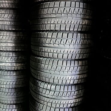 покрышка на ниву: Шиналар 215 / 55 / R 17, Кыш, Колдонулган, Комплект, Жеңил унаалар, Жапония, Bridgestone