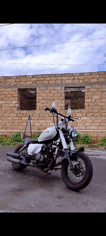 Мотоциклы: Bobber/Chopper üslubunda xüsusi yığılmış motosiklet Xüsusiyyətlər: - — 4