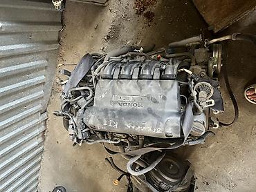 Двигатель Honda комплект - Бензиновый рядный 4‑цилиндровый мотор