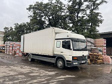 Грузовой автомобиль Mercedes-Benz Atego 1223 с закрытым фургоном