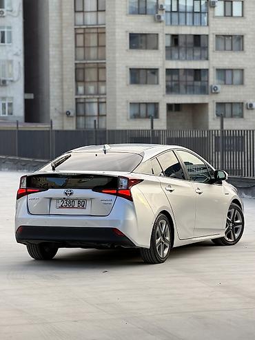 Toyota: Toyota Prius: 2019 г., 1.8 л, Автомат, Гибрид, Хэтчбэк — 4