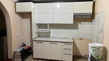 бу кухонный шкаф: Кухонный гарнитур, Шкаф, цвет - Белый, Б/у
