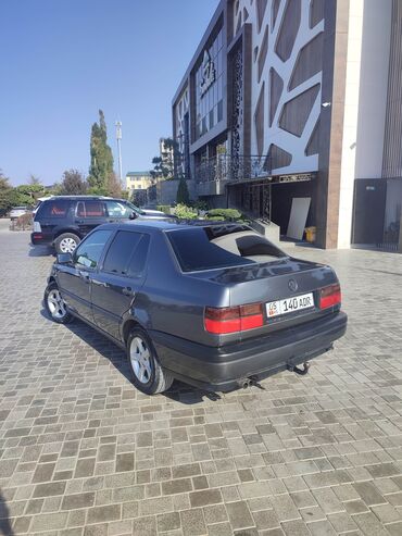 Volkswagen: Volkswagen Vento: 1993 г., 1.8 л, Седан — 9