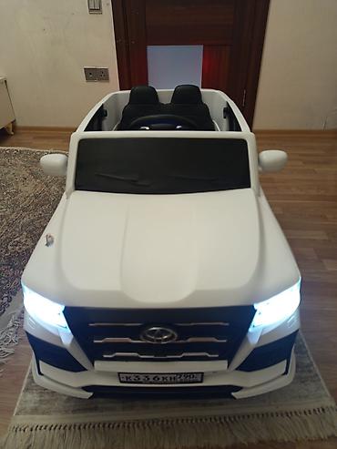 Uşaq üçün elektrik maşınları: Uşaq elektrik avtomobili – SUV tipli model - Korpusu ağ rəngdə, geniş — 2