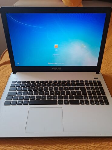 Laptops & Netbooks: 2 GB OZU, 15.6 "