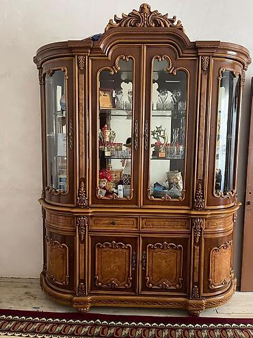 komotlar: Klassik qonaq otağı mebel dəsti – güzgülü komod və vitrin şkafı - — 8