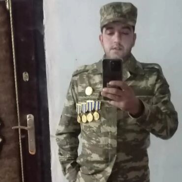 детский костюм летчика: Məhsul: Kamuflyaj hərbi geyim dəsti Təsvir: - Rəng və naxış: çoxtonlu