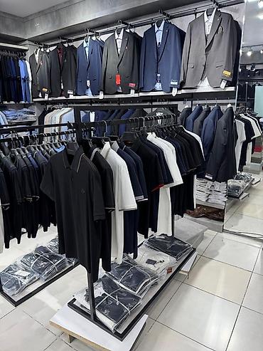 geyım: Stendlər. Təcili satılır.
3 ədəd hərəsi 25 manatdan laminatsız — 2