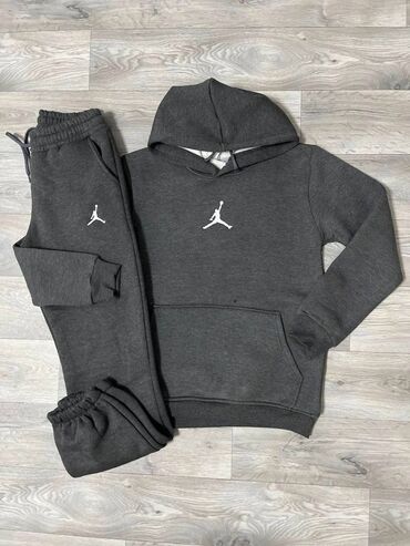 Trenerke: Muški deblji komplet trenerke S,M,L,XL,XXL veličine za 4500 din
pb — 6