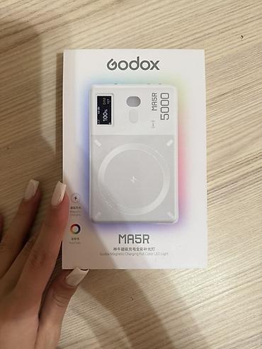 sehne isiqlari: Godox MA5R 5000 – maqnitlə şarj olunan tam rəngli LED işıq - Kompakt — 1
