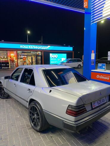 бокс на крышу авто купить в бишкеке: Mercedes-Benz W124: 1988 г., Механика, Бензин, Седан