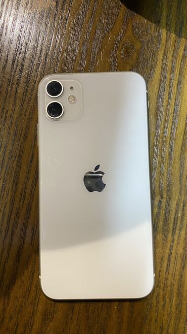 Apple iPhone: IPhone 11, Б/у, 128 ГБ, Белый, Чехол, 79 %