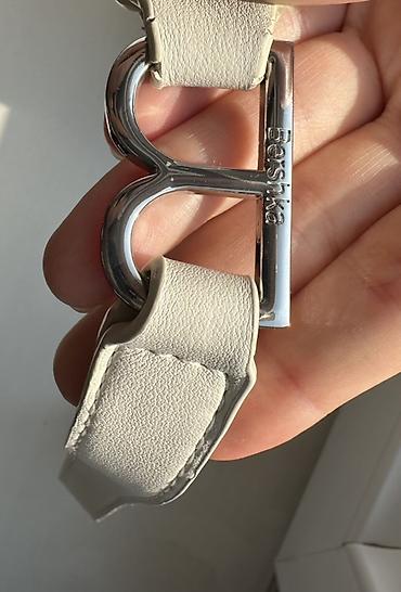 Portmone, pulqabıları: Bershka brendinin ağ/bej rəngli çiyin çantası — 2
