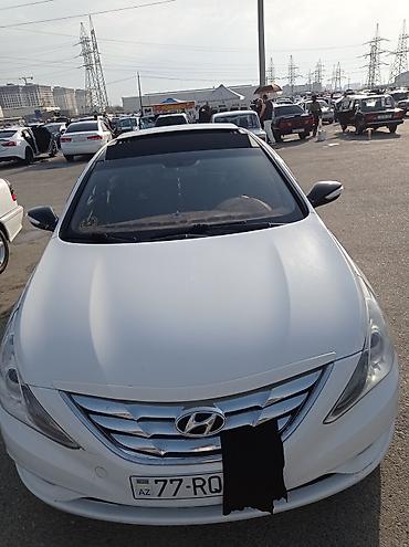 mersedes c 230: Hyundai Sonata (ağ rəng), sedan gövdə. - Güclü benzin mühərriki, ön — 7