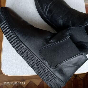 замшевые мужские ботинки: Qara təbii dəri kişi çəkmələri – Chelsea tərzi - Material: yumşaq