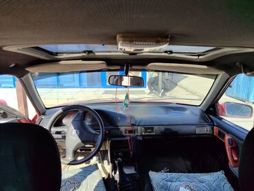 Mazda: Mazda 323: 1991 г., 1.5 л, Механика, Бензин, Седан — 7